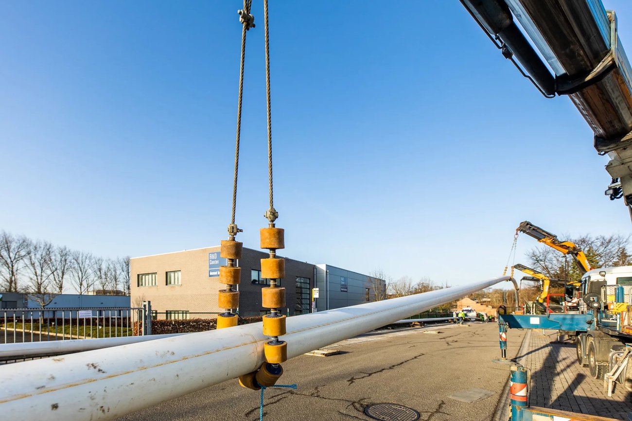 dive for utility lines under the Brussels Ring Road