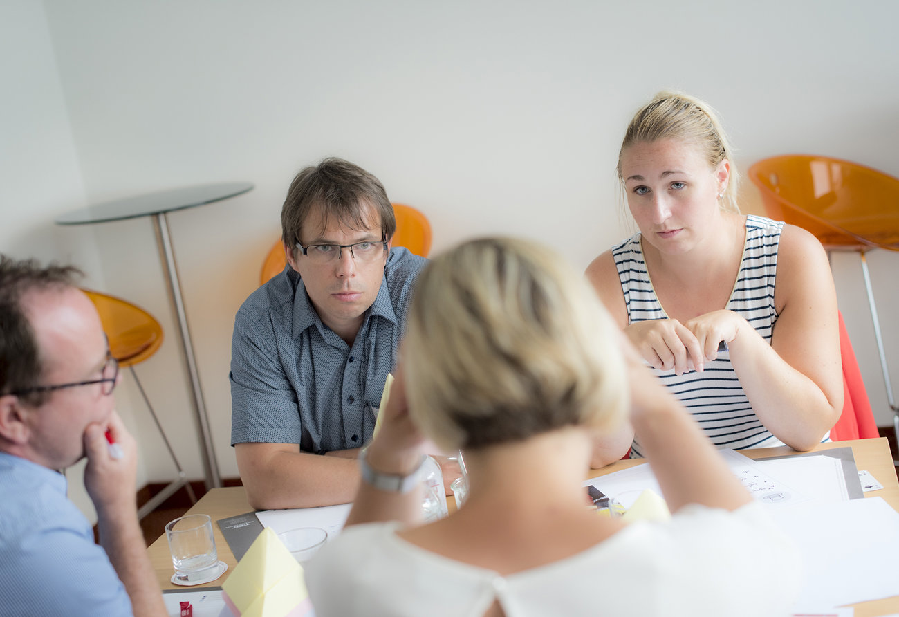 Our team coordinators and social assistants are trained as stress and burnout coaches